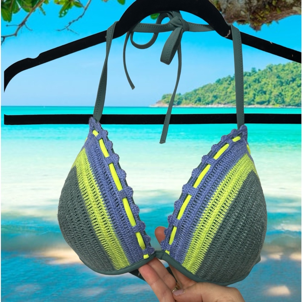Shade & shore bikini top 34D 36DD 
Molded padded underwire green crochet striped